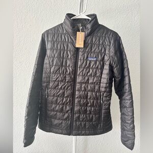 NWT Women’s Patagonia nano puff jacket.